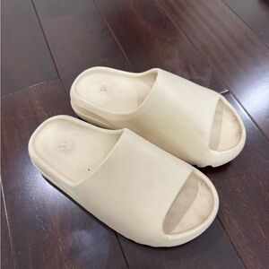 Adidas Yeezy Slide Size 7 BONE/BONE/BONE
